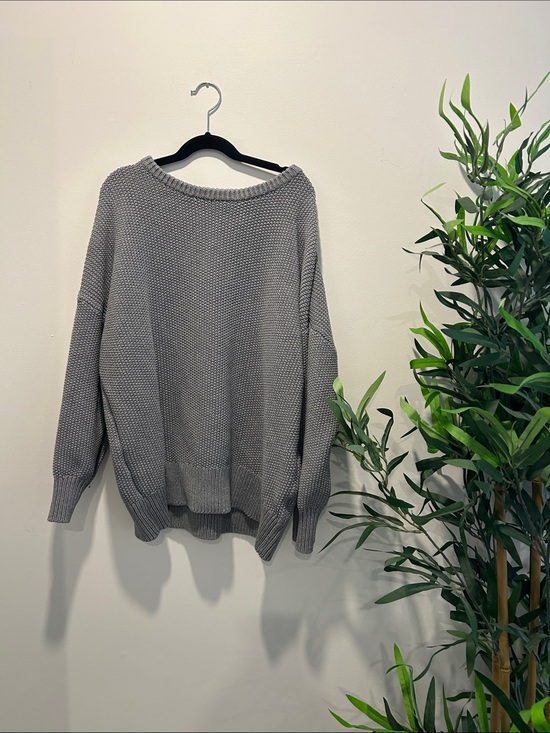 Old Navy Sweaters - Old Navy Light Gray Scoop-Neck Textured Knit Sweater